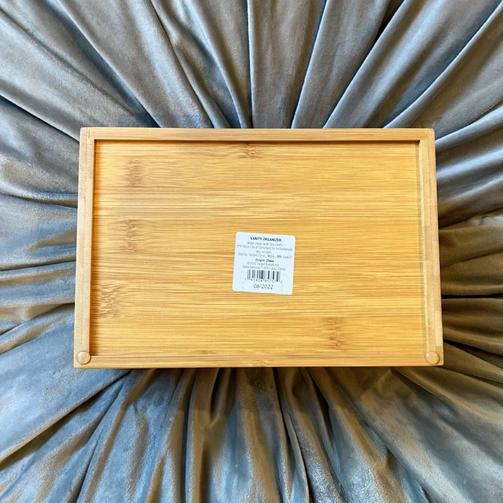 NWT vanity organizer